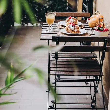 Begatto Balcony Apartment